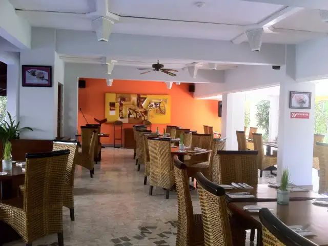 Gambar Makanan Cafe Komodo Alfresco -  Prime Plaza Hotel 3
