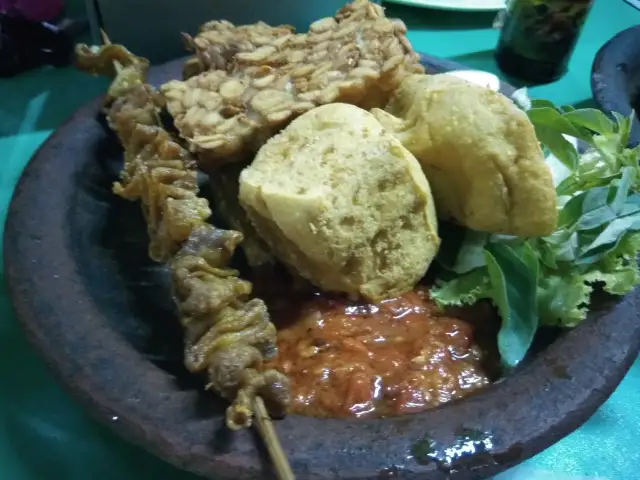 Gambar Makanan Nasi Uduk Jakarta Pak Yono 3