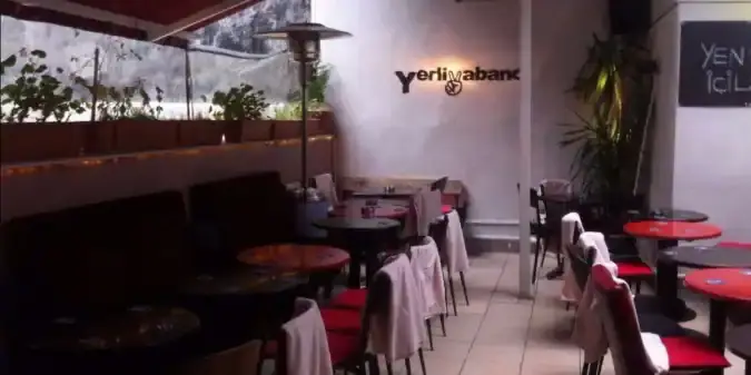 Yerli Yabancı Teras Bar