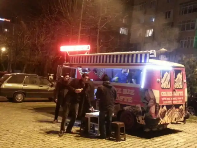 CIZ BIZ KÖFTE'nin yemek ve ambiyans fotoğrafları 5