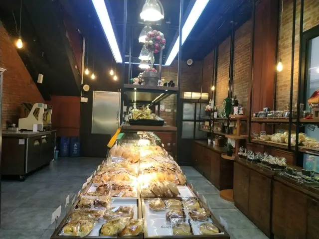 Gambar Makanan Chef's Bakery and Cafe 5