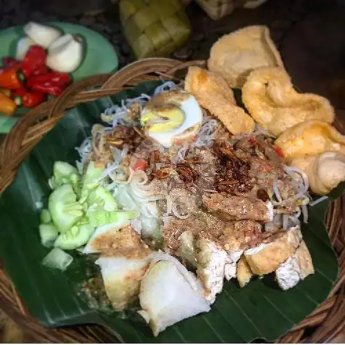 Gambar Makanan Ketoprak Jakarta Dan Gado Gado Bu Yuyun , Tukad Balian 2