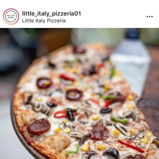 Little Italy Pizzeria'nin yemek ve ambiyans fotoğrafları 1