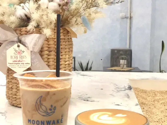 Gambar Makanan Moonwake Coffee 11