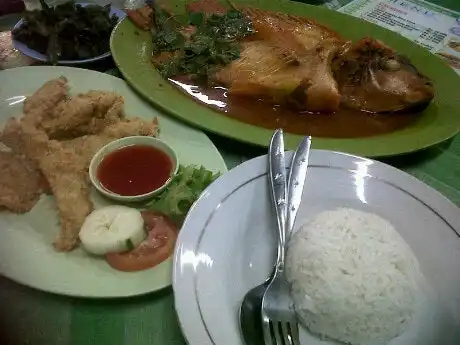 Gambar Makanan Gule Kepala Ikan Mas Agus 16