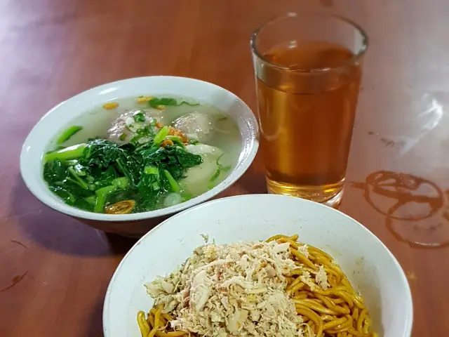 Gambar Makanan Mie Baso Akung 2