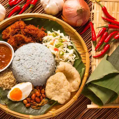 LIENIEY NASI KERABU TUMIS