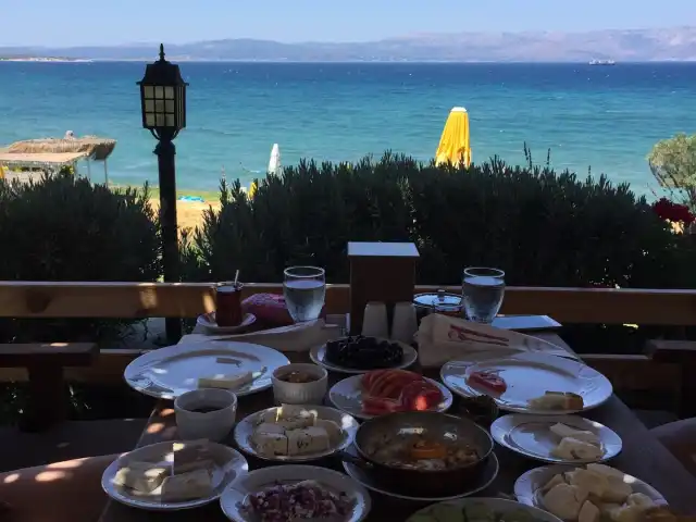 the sunset beach ciftlikköy'nin yemek ve ambiyans fotoğrafları 6