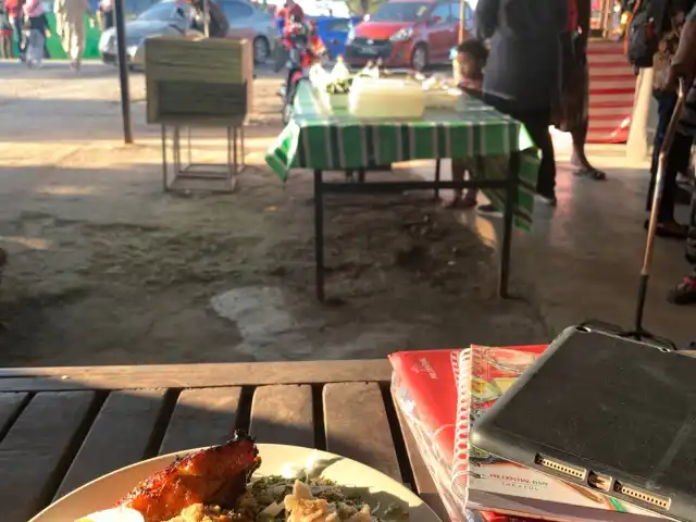 Nasi Kerabu Golok (Kak Jah) Food Photo 1