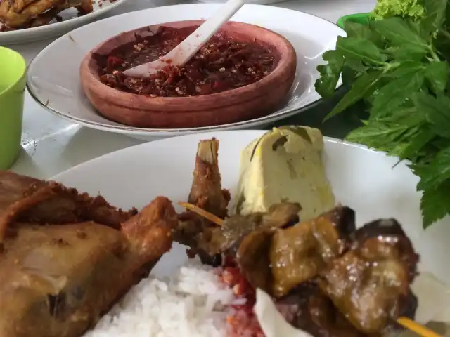 Gambar Makanan Warung Nasi AMPERA 11