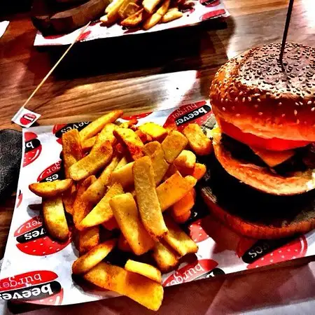 Beeves Burger'nin yemek ve ambiyans fotoğrafları 14