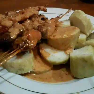 Sate Ayam Ponorogo H. Tukri Sobikun - Jl. Brigjen Sudiarto 74B Solo (Dpn Soto Gading)