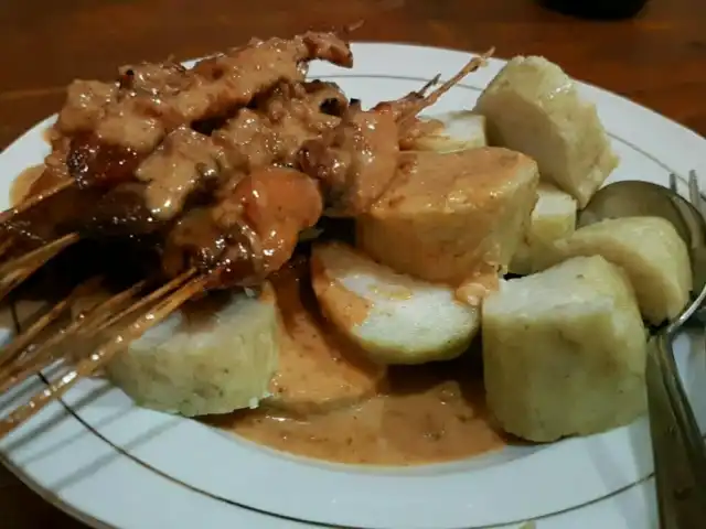 Gambar Makanan Sate Ayam Ponorogo H. Tukri Sobikun - Jl. Brigjen Sudiarto 74B Solo (Dpn Soto Gading) 1