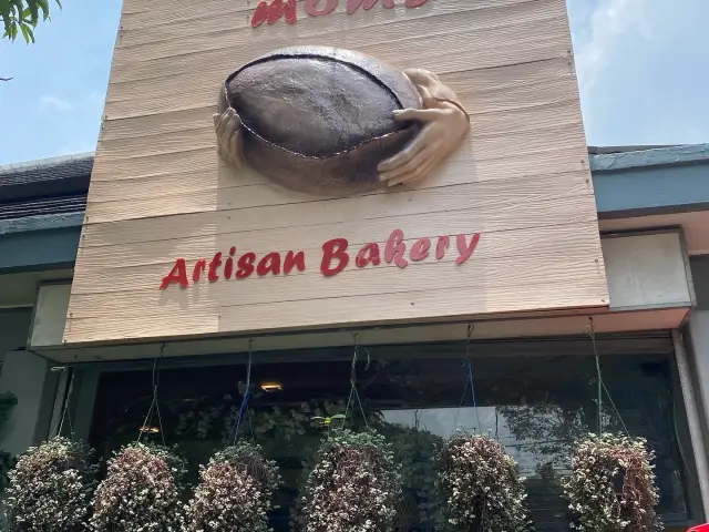 Mom's Artisan Bakery