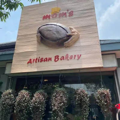 Mom's Artisan Bakery