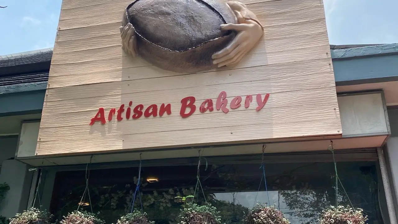 Mom's Artisan Bakery