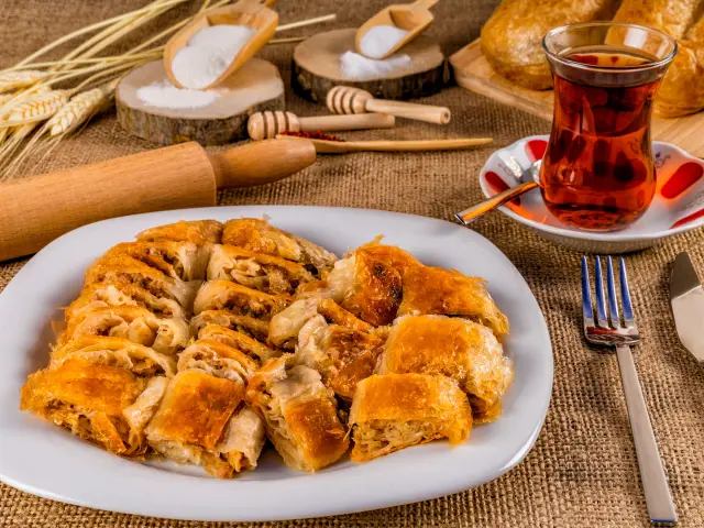 Meşhur İstanbul Börekçisi'nin yemek ve ambiyans fotoğrafları 1