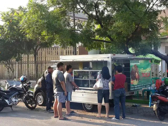 Gambar Makanan Nasi Kuning Ambon POKA 3