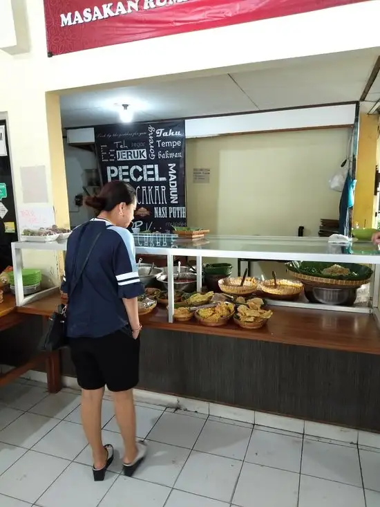 Gambar Makanan Pecel Dewi - Indonesian Restaurant 6