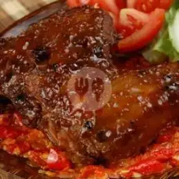 Gambar Makanan Ayam Bakar Penyet, Ayam Goreng Kremes Dan Soto Lamongan Cak Wito, Lapangan Bola 17