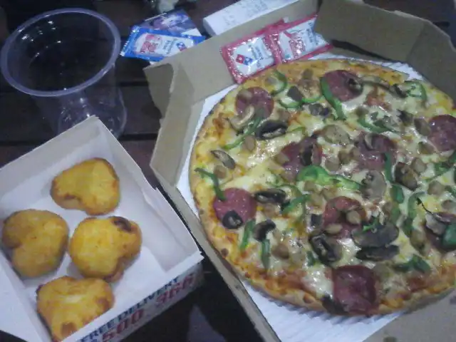 Gambar Makanan Domino's Pizza 14