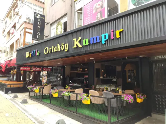 Waffle Ortaköy Kumpir'nin yemek ve ambiyans fotoğrafları 1