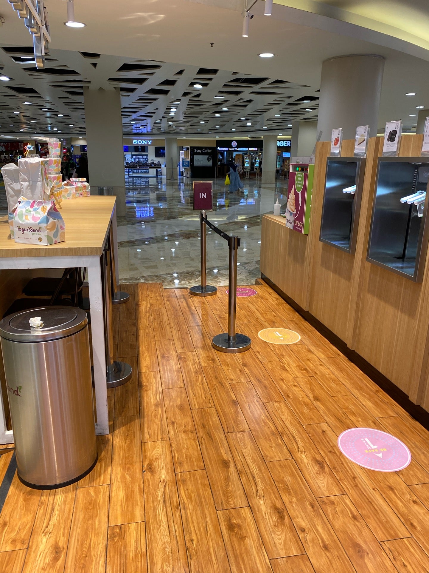 Yogurtland Kokas terdekat Restoran dan Tempat Makan yogurt terdekat di Jakarta