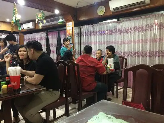 Gambar Makanan Rendezvous Restaurant 19