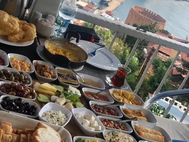Tuğra Cafe Restaurant'nin yemek ve ambiyans fotoğrafları 12