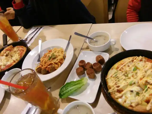 Pizza Hut Food Photo 8