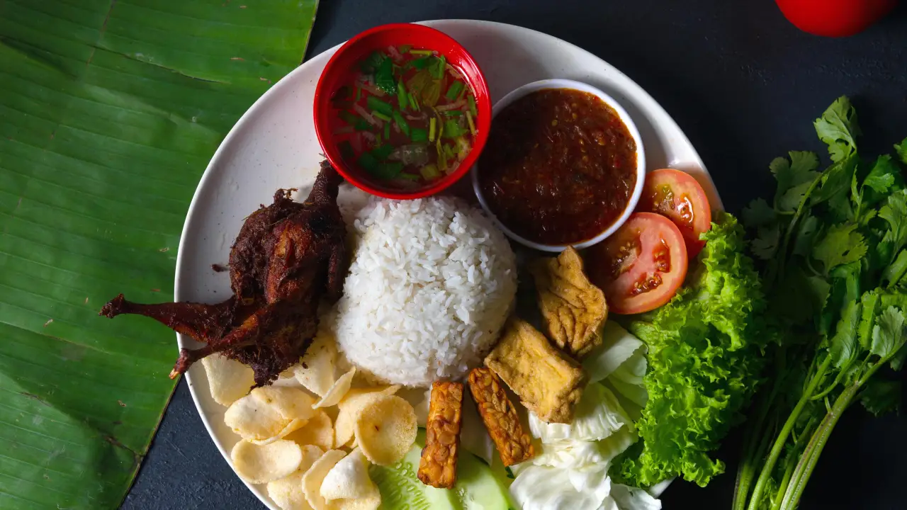 Nasi Kukus Buluh