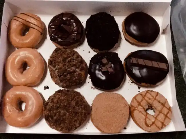 Krispy Kreme Doughnuts Food Photo 4