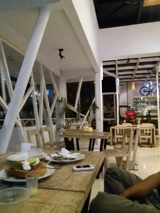 Gambar Makanan Dezzava cafe and Resto 6