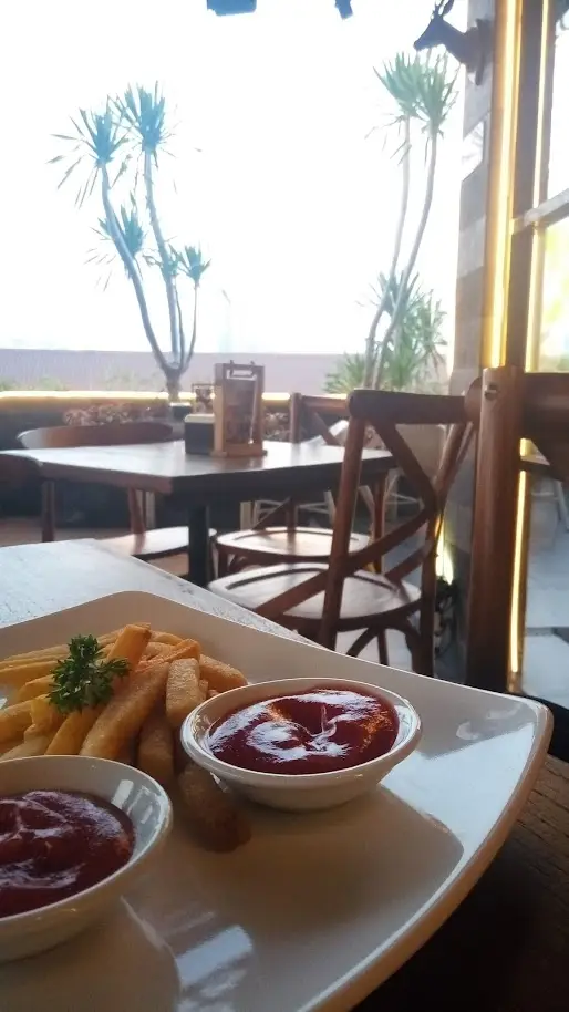 Gambar Makanan Upstairs Rooftop Cafe 30