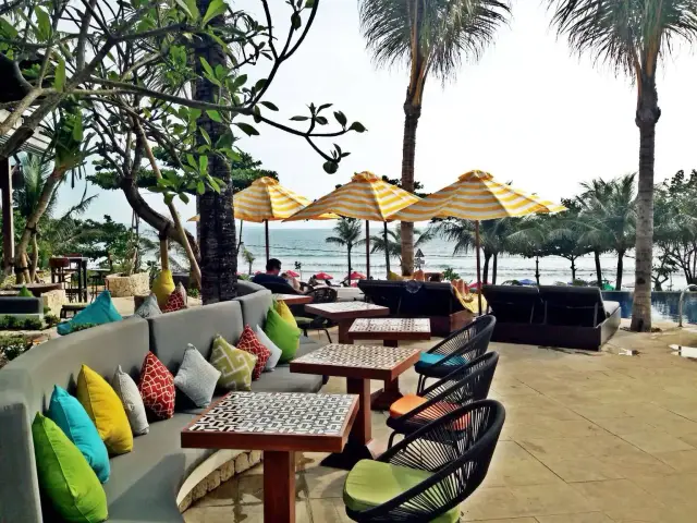 Gambar Makanan S.K.A.I. Beach Club – Padma Resort Legian 10