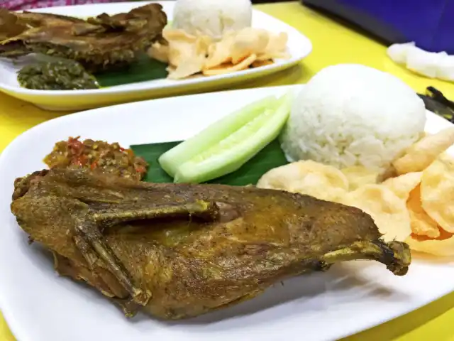 Gambar Makanan Bebek Goreng Haji Yogi 17