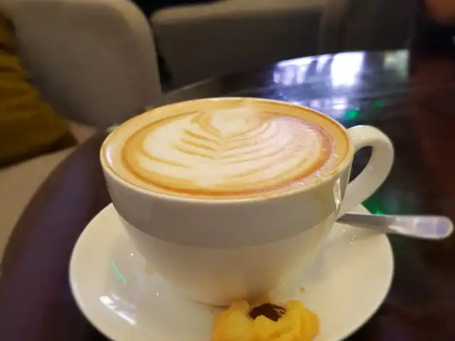 Gambar Makanan LaModa Café 15