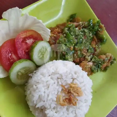 Gambar Makanan Ayam Penyet Sambel Ijo Den Sinyoh, Sukajadi 10