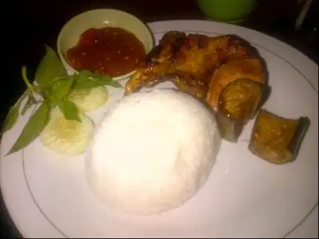 Gambar Makanan Ayam Bakar Wong Solo 12