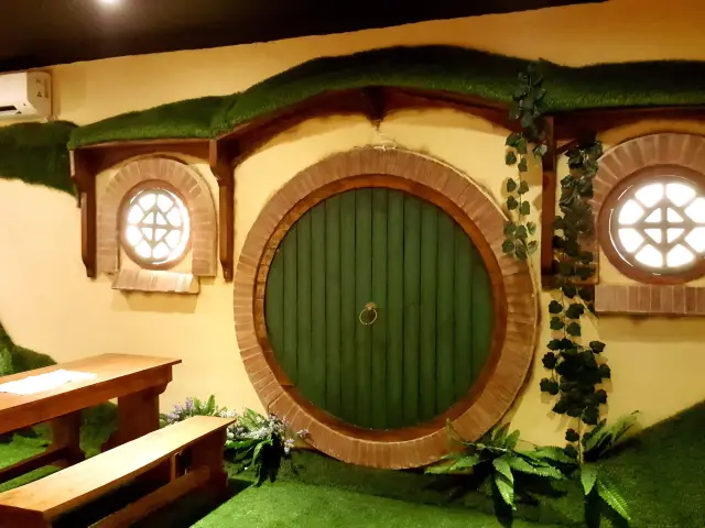 Gambar Makanan House of Hobbit Grill and Bar 4