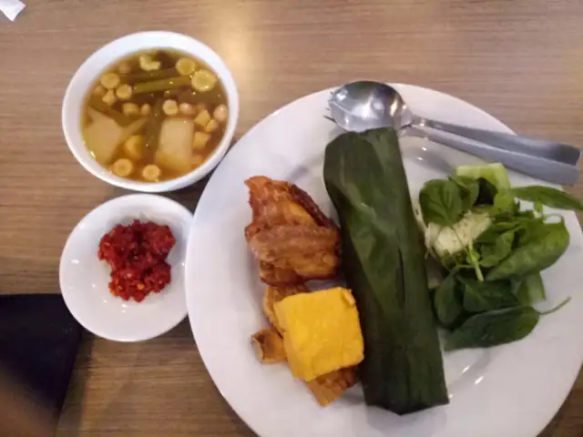 Tojoyo Traditional Sundanese Cuisine Restaurant