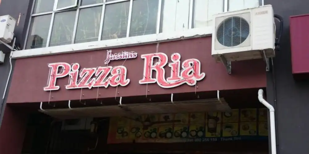 Josslin's Pizza Ria