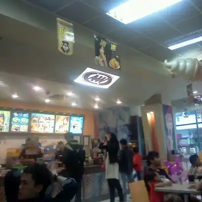 A&W Resto Supermall