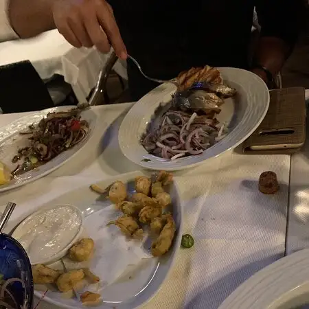 Hisar Balıkçısı Anadolu Hisarı'nin yemek ve ambiyans fotoğrafları 3