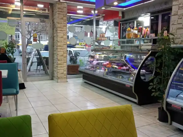 Padişah Pastanesi & Cafe