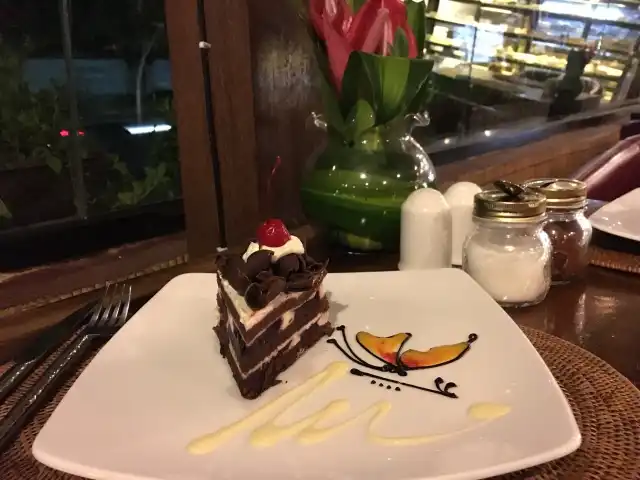 Gambar Makanan Chocolate Cafe Patisserie & Bakery 14