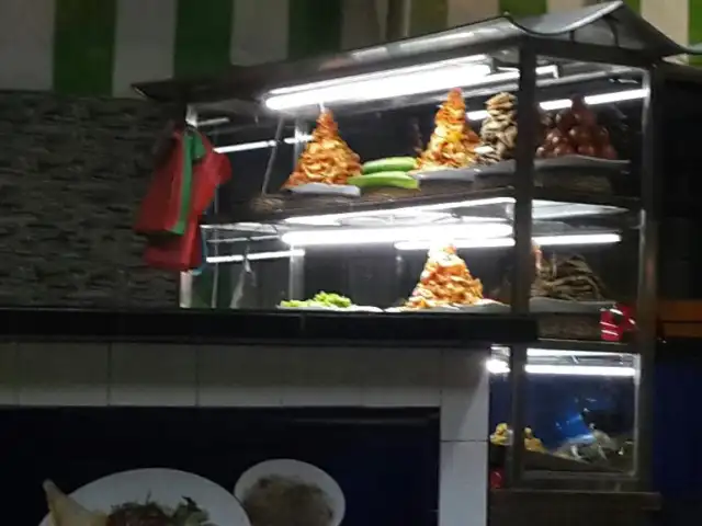 Gambar Makanan Ayam Penyet Jakarta 4