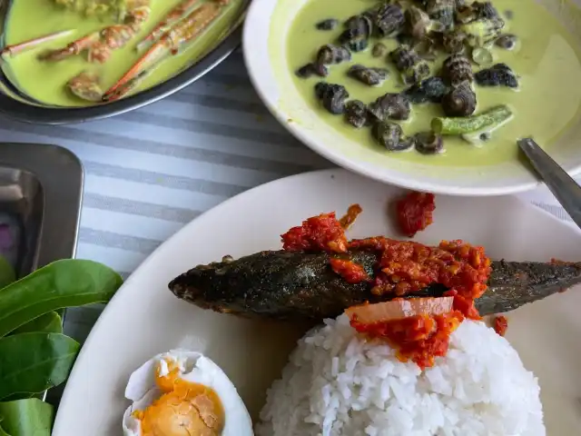 Restoran Kari Kepala Ikan Haji Isenin @ Semabok, Melaka Food Photo 3