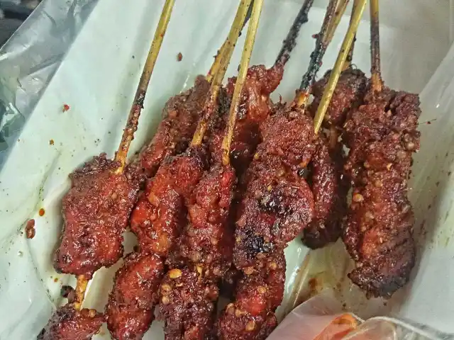 Gambar Makanan Sate Babi Bawah Pohon 4