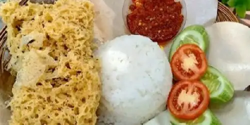 Ayam Kremes Sarang Tawon, Jelambar